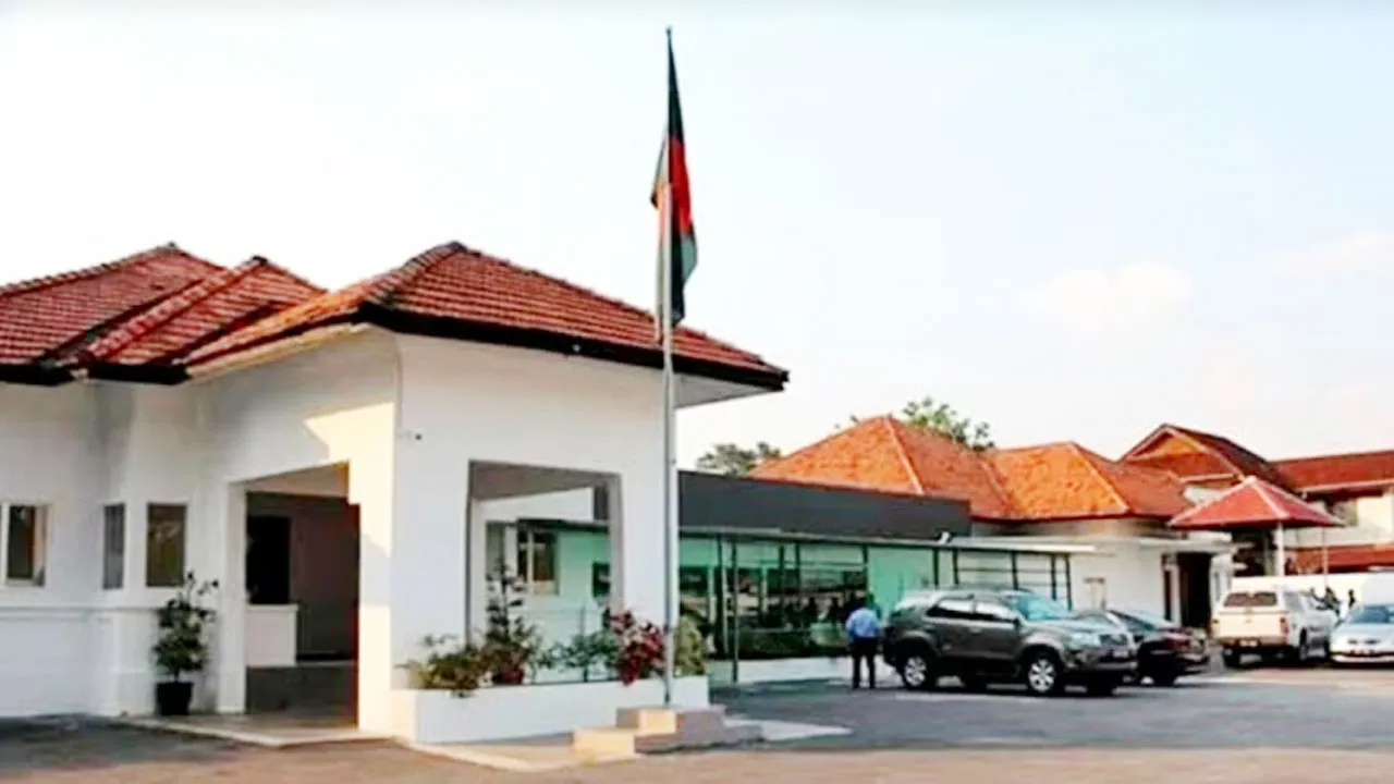 মালয়েশিয়ায় হাইকমিশনের ফার্স্ট সেক্রেটারি বেপরোয়া