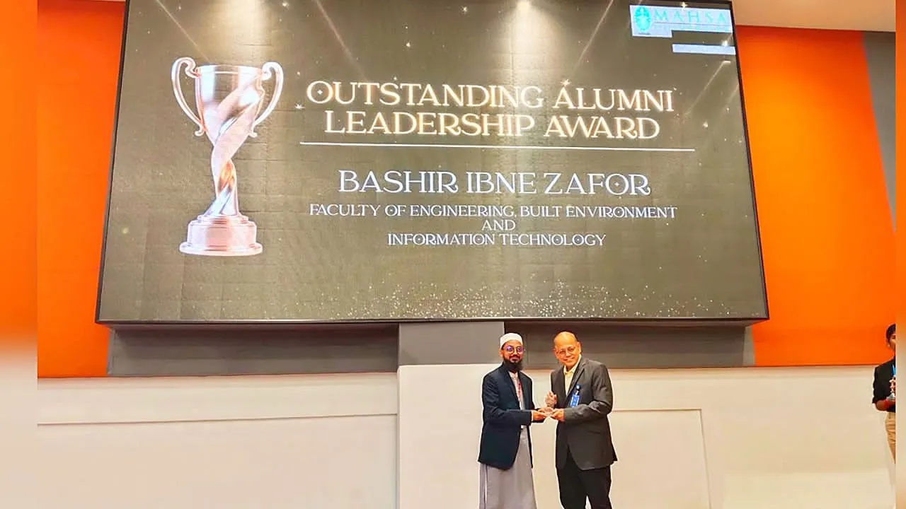 মালয়েশিয়ায় লিডারশিপ অ্যাওয়ার্ড পেলেন বাংলাদেশী শিক্ষার্থী বশির