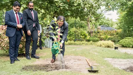 মালদ্বীপে পররাষ্ট্রমন্ত্রী খলিলুর রহমানের বৃক্ষরোপণ কর্মসূচিতে অংশগ্রহণ