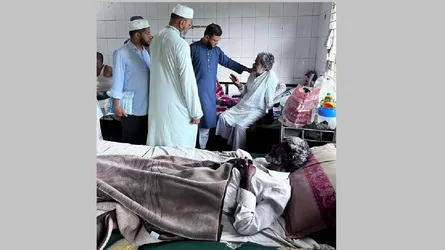 সোনাগাজী স্বাস্থ্য কমপ্লেক্সে রোগীদের সাথে দেখা করলেন ডা: ফখরুদ্দিন মানিক