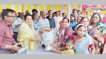 প্রবাসীরা যেন বিমানবন্দরে পা রেখেই বুঝতে পারে মাতৃভূমিতে এসেছি