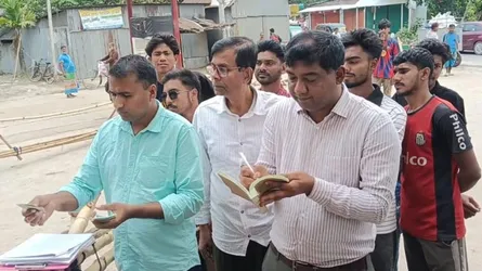 মানিকগঞ্জে জ্বালানি কম দেয়ার অভিযোগে ফিলিং স্টেশনকে জরিমানা