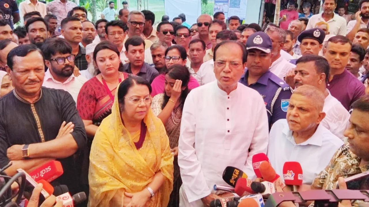 পার্শ্ববর্তী দেশের পানি বৈষম্যের কারণে তিস্তা মরুভূমিতে পরিণত হয়েছে