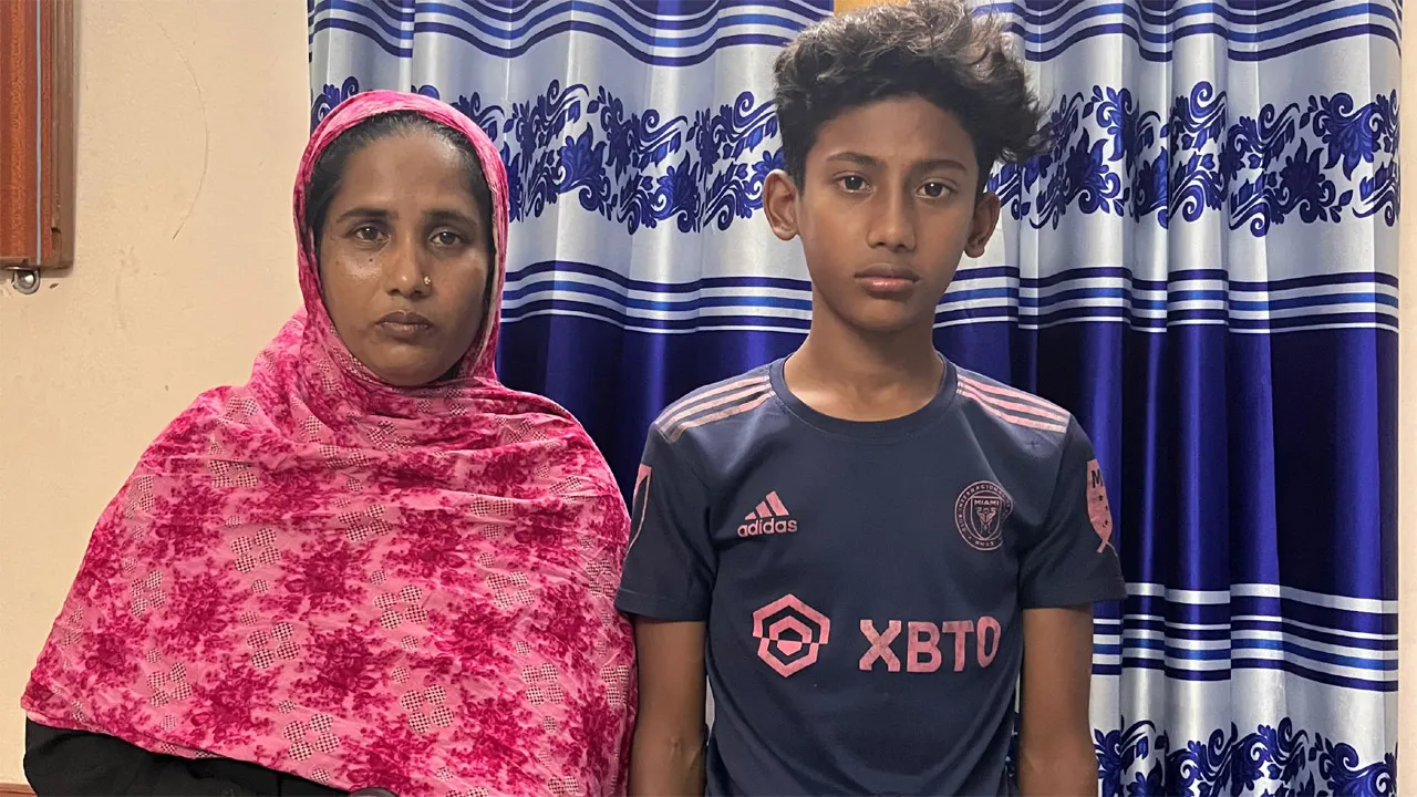 মিরসরাইয়ে পুলিশের সহায়তায় নিখোঁজ ছেলেকে খুঁজে পেলেন মা