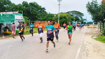 আখাউড়ায় ম্যারাথনে অংশ নিলেন ৩০০ দৌড়বিদ
