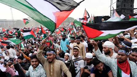 ঢাকায় নেতানিয়াহুর ছবিতে জুতাপেটার খবর ইসরাইলি গণমাধ্যমে