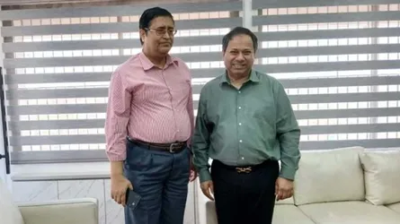 সাংবাদিক মারুফ কামাল খানের সারাবাংলা কার্যালয় পরিদর্শন