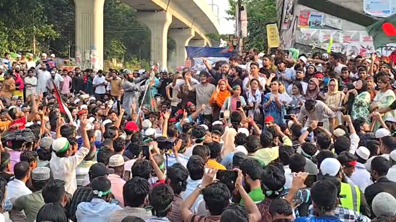 Mass-gathering-in-Shahbagh
