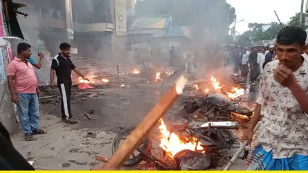 বোয়ালমারীতে বিএনপির ২ গ্রুপের ব্যাপক সংঘর্ষ