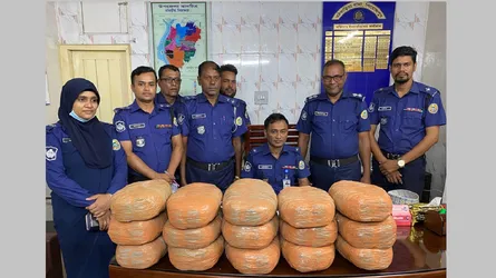 মঠবাড়িয়ায় তালাবদ্ধ ঘর থেকে ৩০ কেজি গাঁজা উদ্ধার