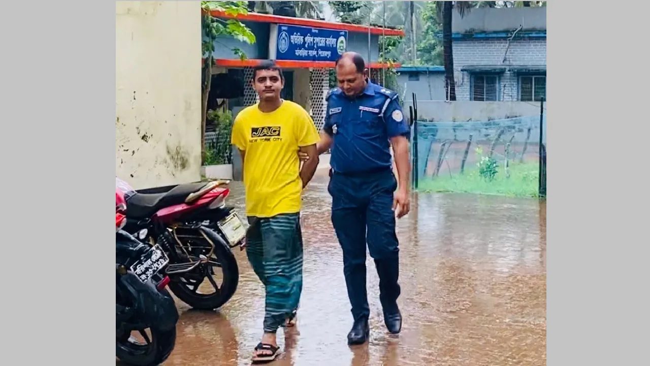পিরোজপুরে মেজর ও ডিজিএফআই সদস্য পরিচয়ে প্রতারণা, যুবক আটক