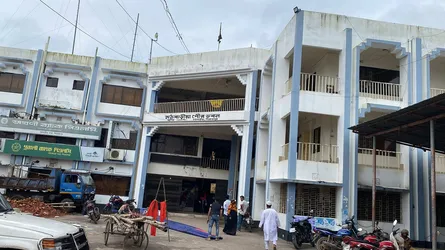 ৫৩ কোটি টাকার প্রকল্পে নেই সুফল, মঠবাড়িয়ায় পানির জন্য হাহাকার