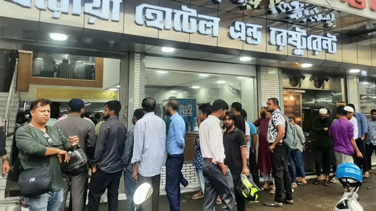 ইতিহাসের রাজকীয় পাত থেকে মতিঝিলের খাবার দোকান