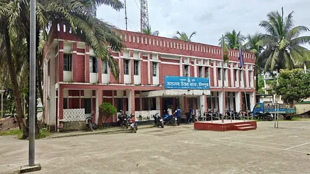 মতলব উত্তরে খুচরা মাদককারবারি ধরা পড়লেও মূল হোতারা অধরা
