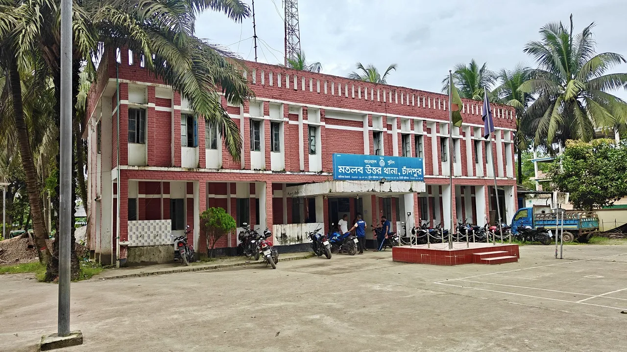 মতলব উত্তরে খুচরা মাদককারবারি ধরা পড়লেও মূল হোতারা অধরা