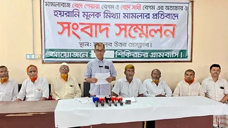 মতলব উত্তরে বেদে পরিবারের বিরুদ্ধে সংবাদ সম্মেলন