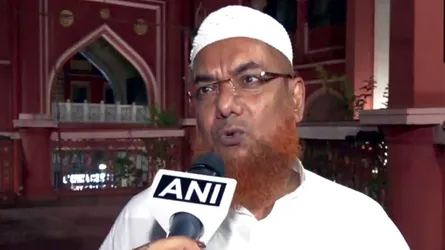 পশ্চিমবঙ্গের মুসলিমদের গরু কোরবানি না করার আহ্বান নাখোদা মসজিদের ইমামের