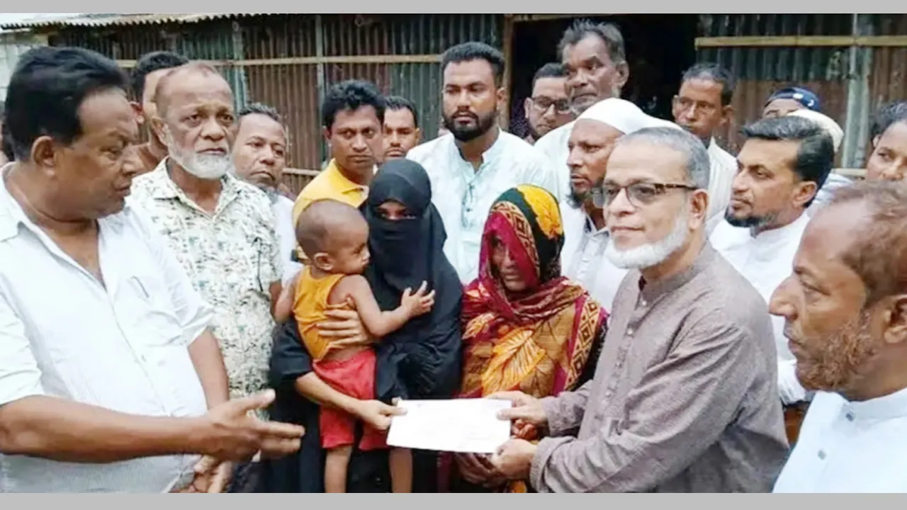 কুলাউড়ায় বিএসএফ’র গুলিতে নিহত মুজিবের পরিবারকে আর্থিক সহায়তা প্রদান