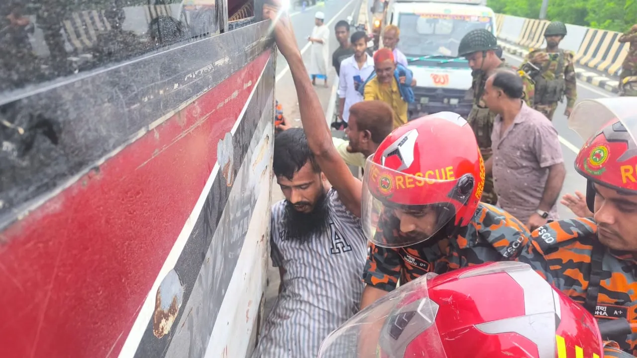 ঢাকা-মাওয়া এক্সপ্রেসওয়েতে ট্রাকের ধাক্কায় নিহত ১