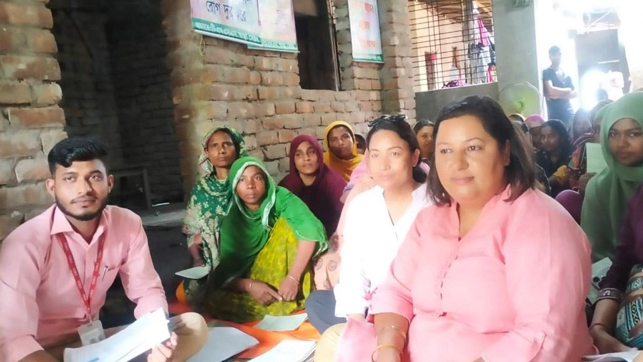 নেপালের মিডিয়া প্রতিনিধি দলের টিএমএসএস কার্যক্রম পরিদর্শন