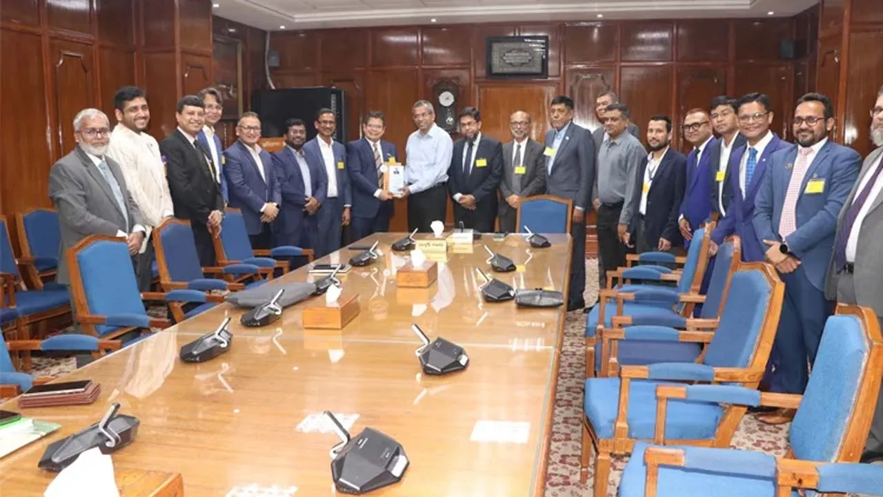 বাংলাদেশ ব্যাংকের গভর্নরের সাথে আইসিএমএবি প্রতিনিধিদের সাক্ষাৎ