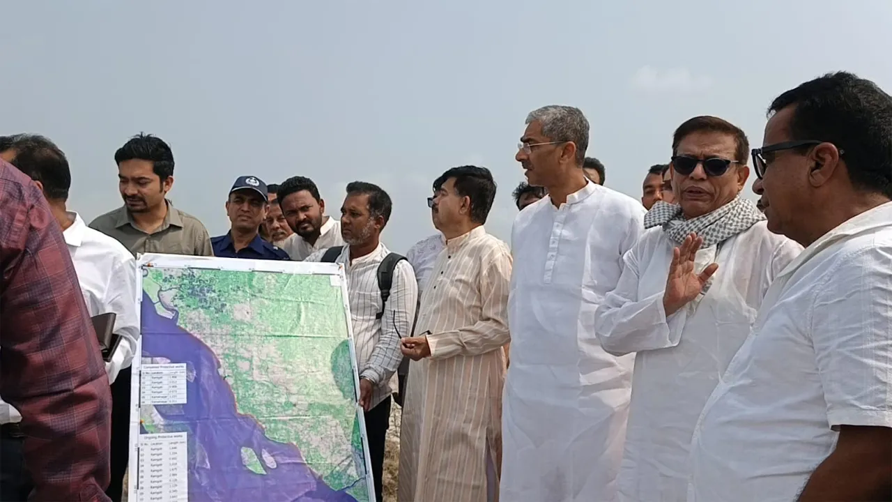 মেঘনার তীর রক্ষা বাঁধ পরিদর্শনে পানিসম্পদ মন্ত্রী এ্যানি