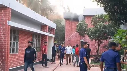 মেহেরপুর পুলিশ সুপারের বাসভবনে আগুন