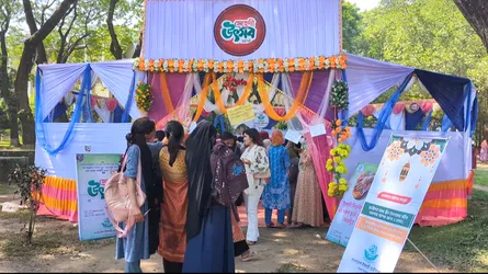 ইবিতে ছাত্রীসংস্থার ‘মেহেদী উৎসব’, উপচেপড়া ভিড়