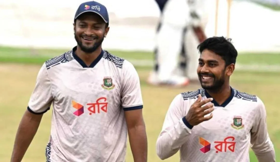 সাকিবের পাশে বসার সুযোগ পেলেন মেহেদী মিরাজ