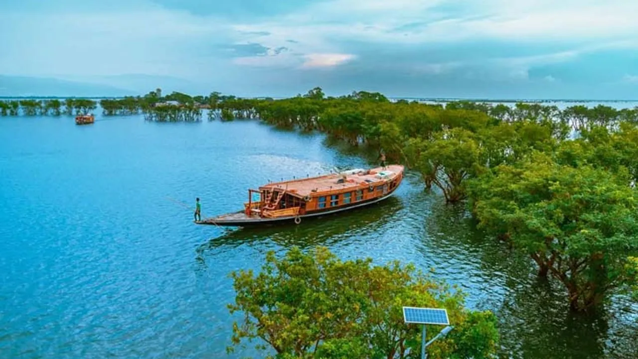 ভুল বার্তায় পিছিয়ে  পড়ল পর্যটন খাত