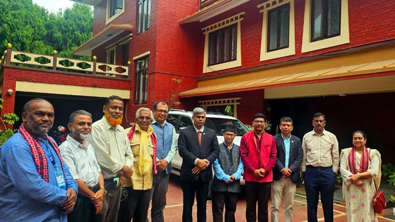 কাঠমান্ডুর বাংলাদেশ হাউসে সাংবাদিক প্রতিনিধিদের সম্মানে মধ্যাহ্নভোজ