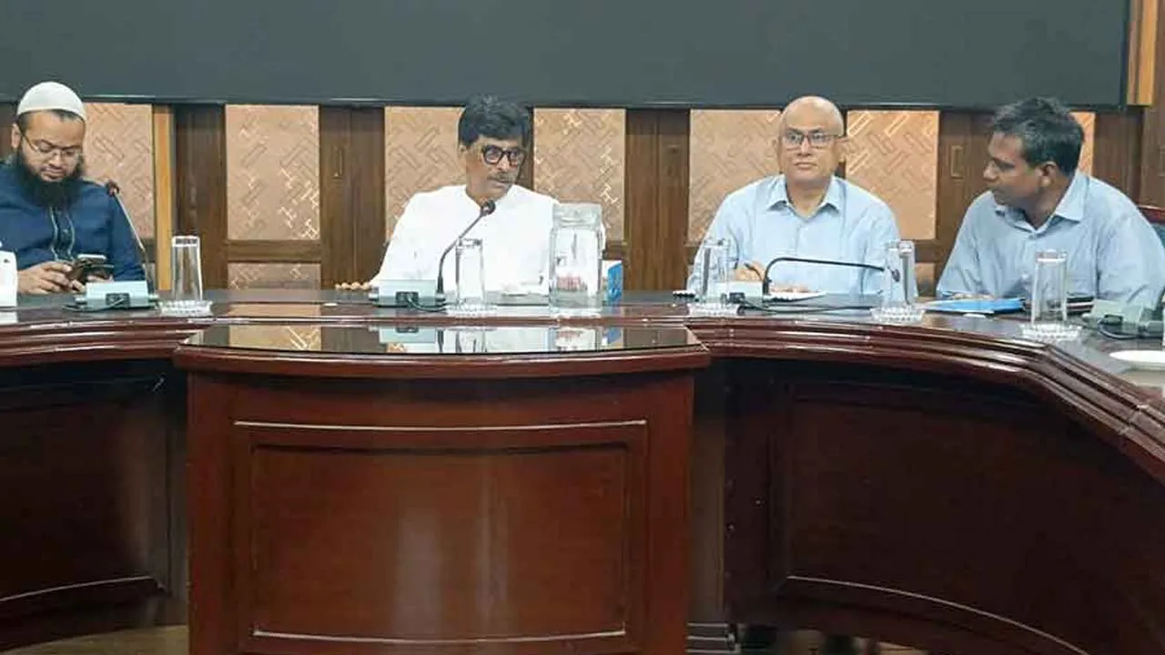 বন্যাকবলিত কৃষকদের বীজ বিতরণে অনিয়ম সহ্য করা হবে না : কৃষিমন্ত্রী