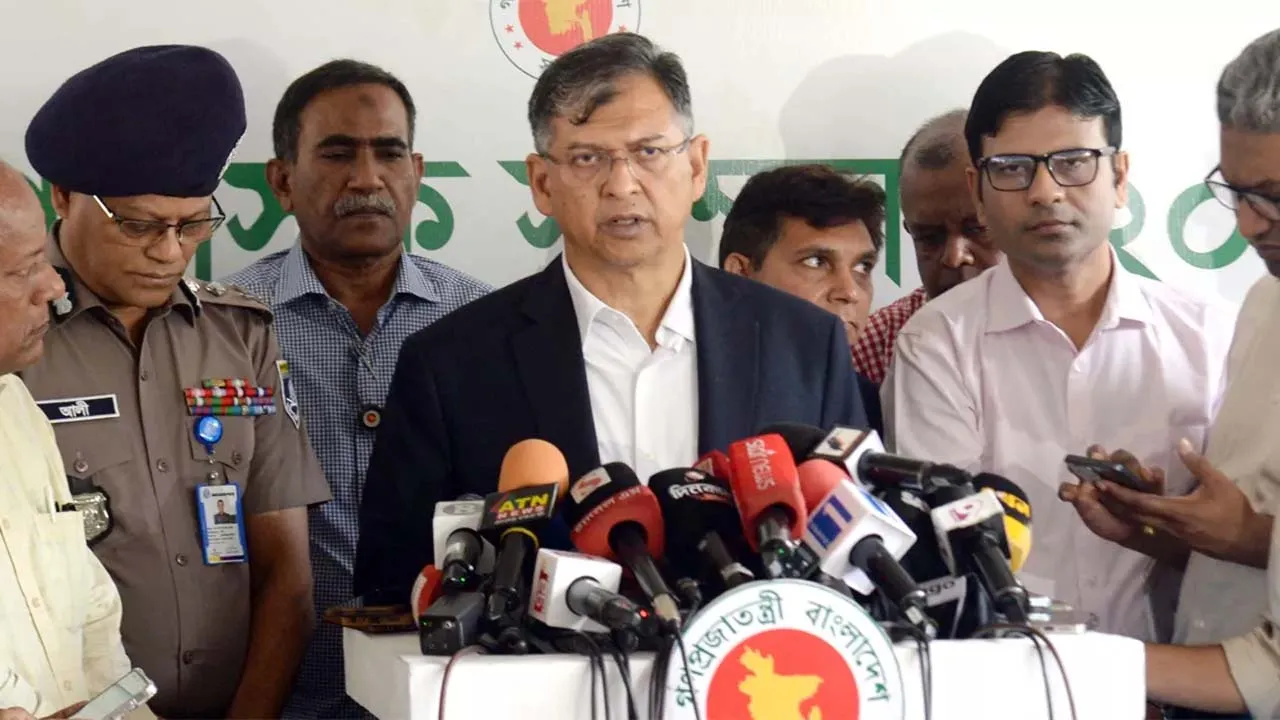 অন্তর্বর্তী সরকারের সময়ে হওয়া মানবতাবিরোধী মামলাগুলো যাচাই-বাছাই হবে : স্বরাষ্ট্রমন্ত্রী