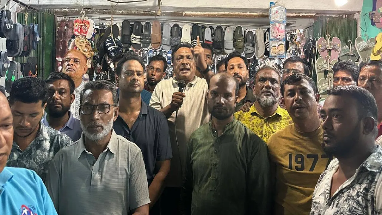 মিরসরাইয়ে বিএনপি-যুবদলের ৫ শীর্ষ নেতার বহিষ্কারাদেশ প্রত্যাহার চেয়ে বিক্ষোভ অব্যাহত