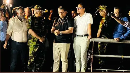চট্টগ্রাম নগরীর জলাবদ্ধ এলাকা পরিদর্শনে স্থানীয় সরকার প্রতিমন্ত্রী