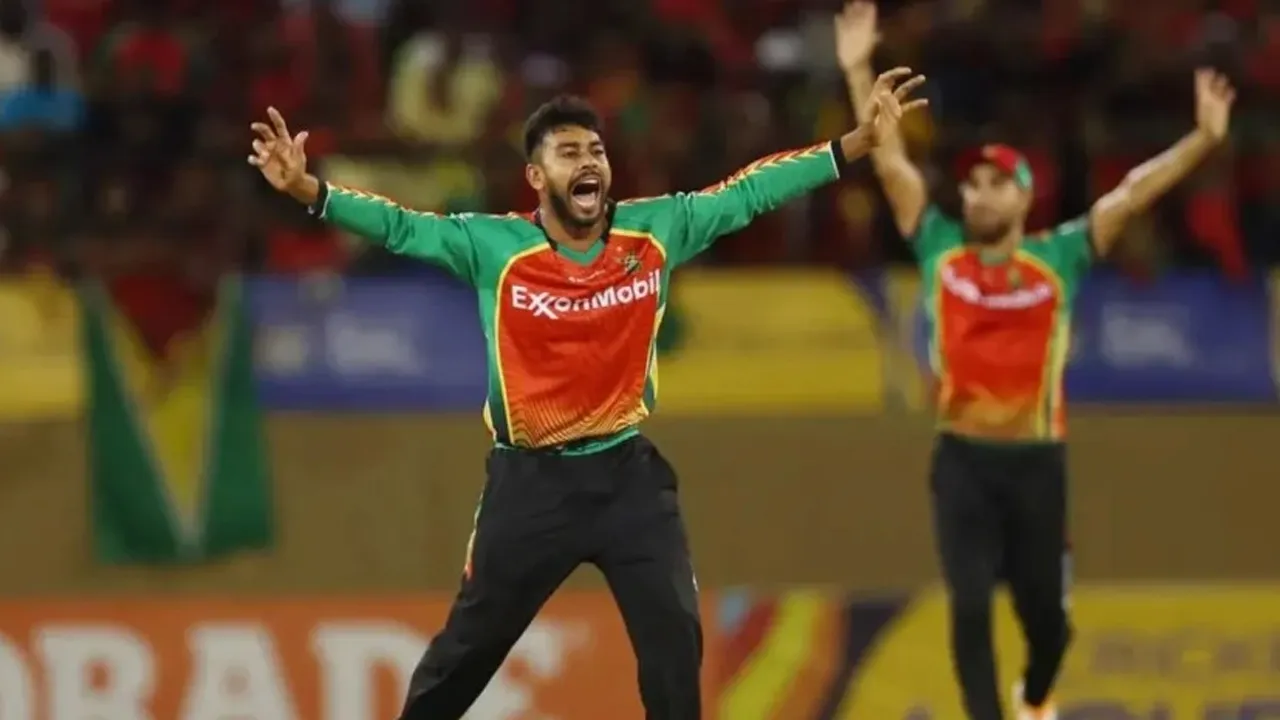 সিপিএলে নিজের অভিষেক ম্যাচেই ৩ উইকেট মিরাজের