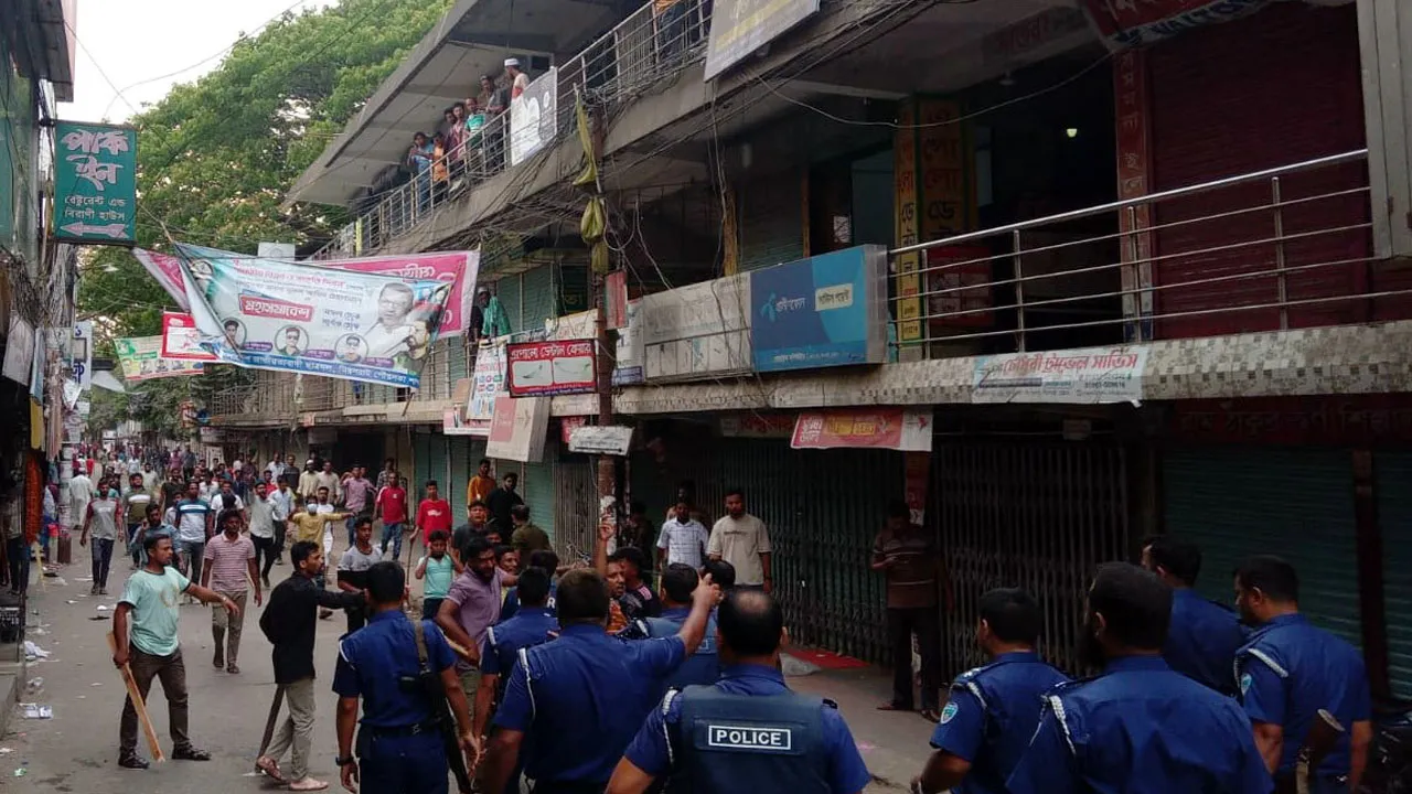 মিরসরাইয়ে আনন্দ শোভাযাত্রায় দু’গ্রুপের সংঘর্ষে আহত ১০