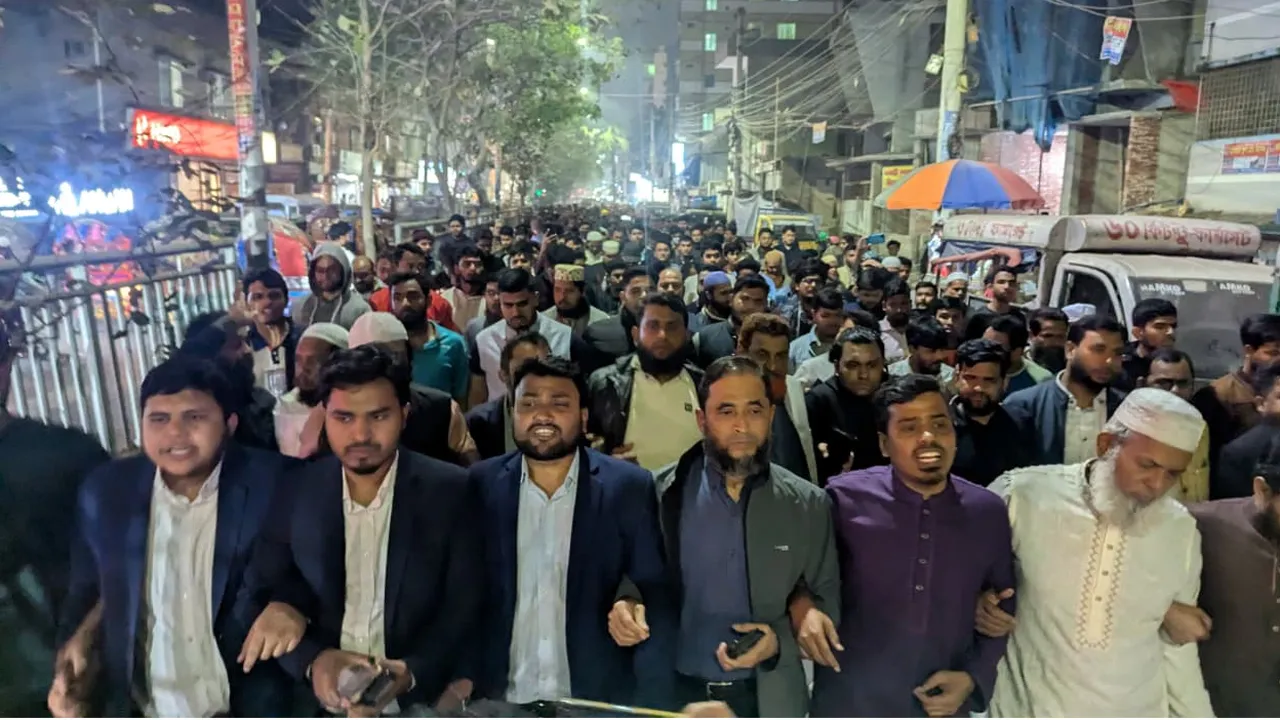 মিরপুরে জামায়াত নেতাকর্মীদের ওপর হামলার প্রতিবাদে বিক্ষোভ