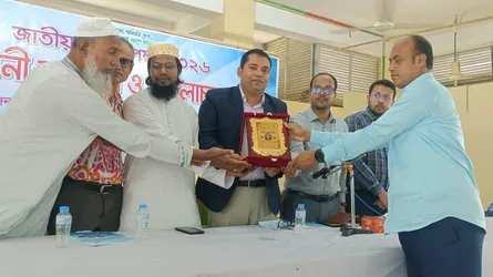 মিরসরাইয়ের শ্রেষ্ঠ মৎস্য চাষির পুরস্কার পেলেন আজিম উদ্দিন