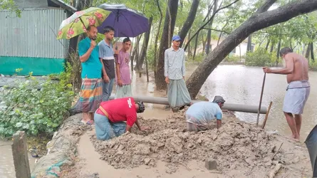 টানা বর্ষণে মিরসরাই প্লাবিত, পানিবন্দী হাজারো মানুষ
