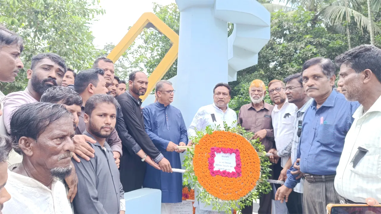 মিরসরাই ট্র্যাজেডি : শিক্ষার্থীদের স্মরণে বিএনপির শ্রদ্ধা ও দোয়া মাহফিল