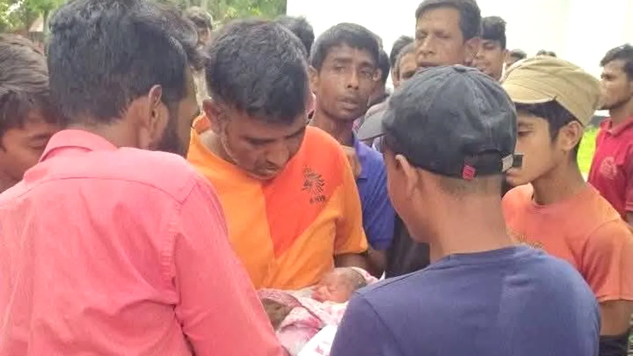 মিরসরাইয়ে খাল পাড়ে পাওয়া গেল নবজাতক