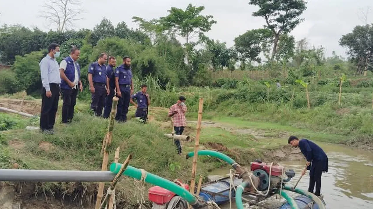 মিরসরাইয়ে অবৈধ বালু উত্তোলনের বিরুদ্ধে প্রশাসনের অভিযান