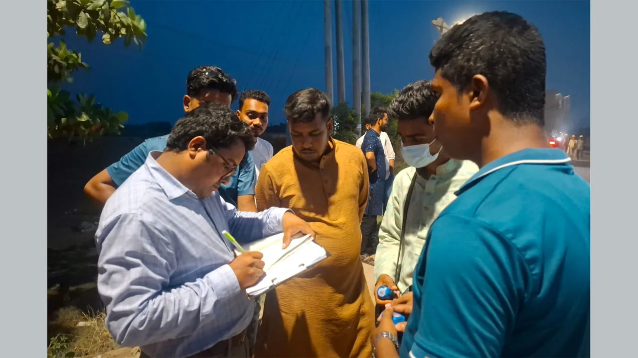 মিরসরাইয়ে ডিজেল মজুত রাখায় ব্যবসায়ীকে জরিমানা
