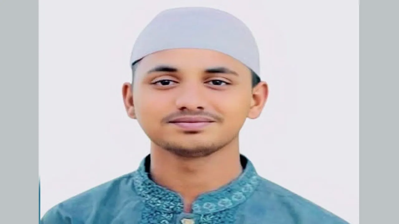 মিরসরাইয়ে ইফতার নিয়ে ফেরার পথে পিকআপ চাপায় যুবক নিহত