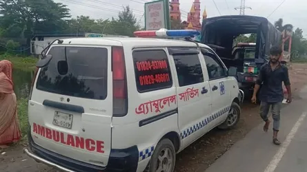 মিরসরাইয়ে কাভার্ডভ্যানের চাপায় ইলেক্ট্রিক মিস্ত্রি নিহত