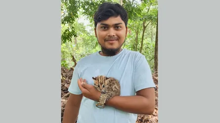 মিরসরাইয়ে লোকালয়ে মোছোবাঘ শাবক, পরে অবমুক্ত