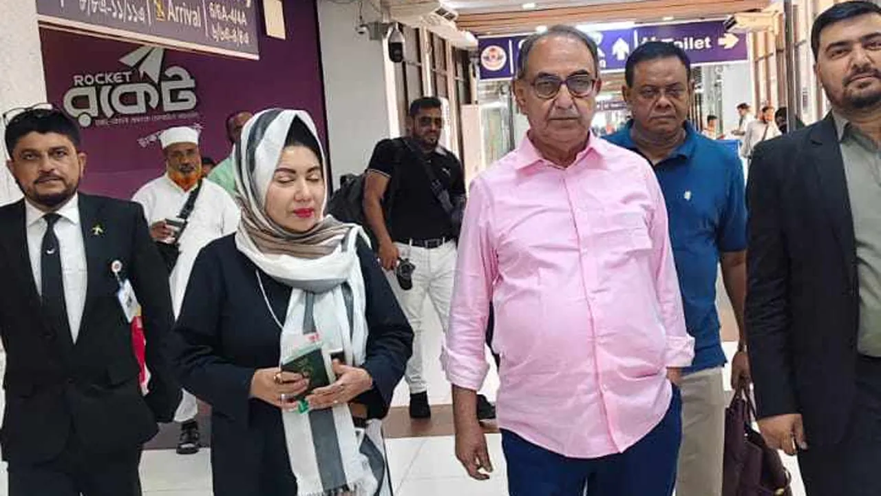 চিকিৎসার জন্য সস্ত্রীক সিঙ্গাপুর গেলেন মির্জা আব্বাস