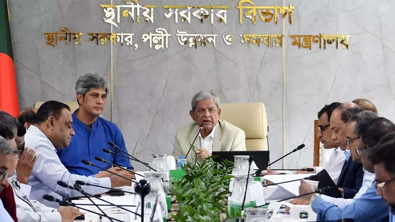 দীর্ঘমেয়াদি পরিকল্পনা ও জনকল্যাণে গুরুত্ব দিয়ে প্রকল্প বাস্তবায়নের নির্দেশ স্থানীয় সরকারমন্ত্রীর