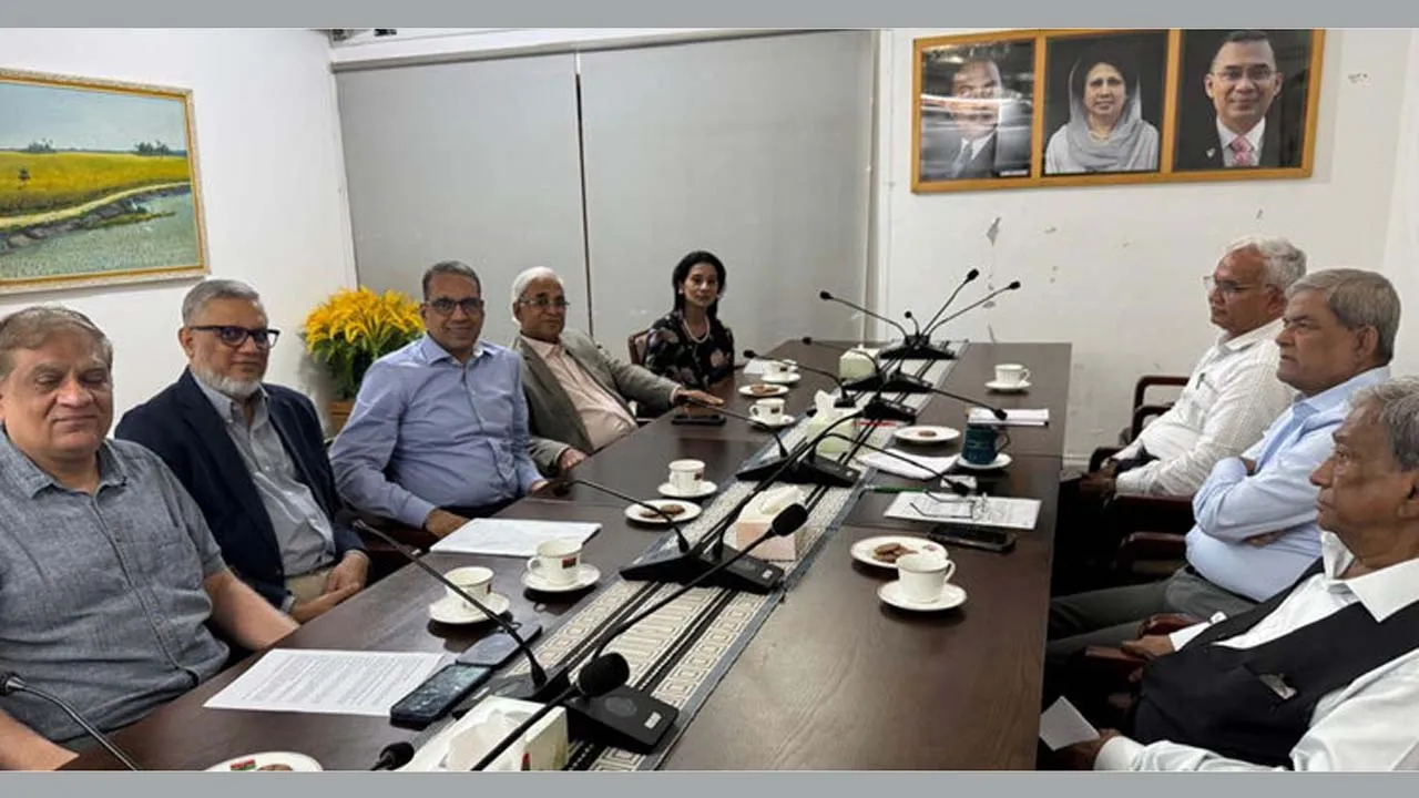 মির্জা ফখরুলের সাথে ওষুধ শিল্প সমিতির শীর্ষ নেতাদের বৈঠক